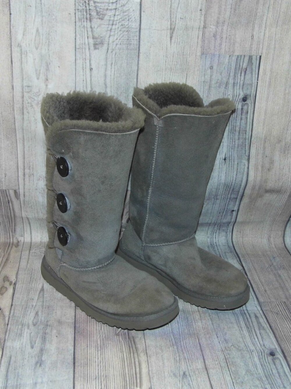 UGG Bailey Button Tall Gray Suede/Sheepskin Boots Womens Size 8